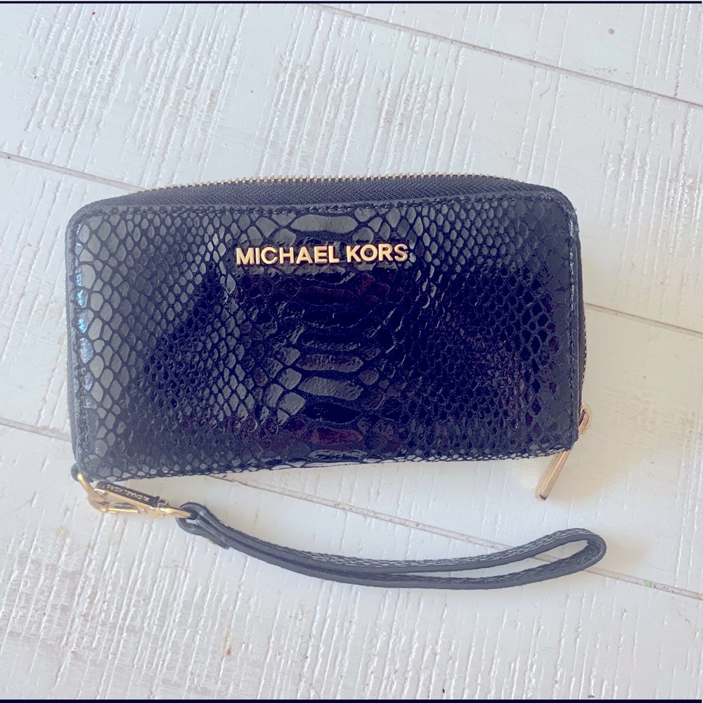 Black snakeskin wristlet